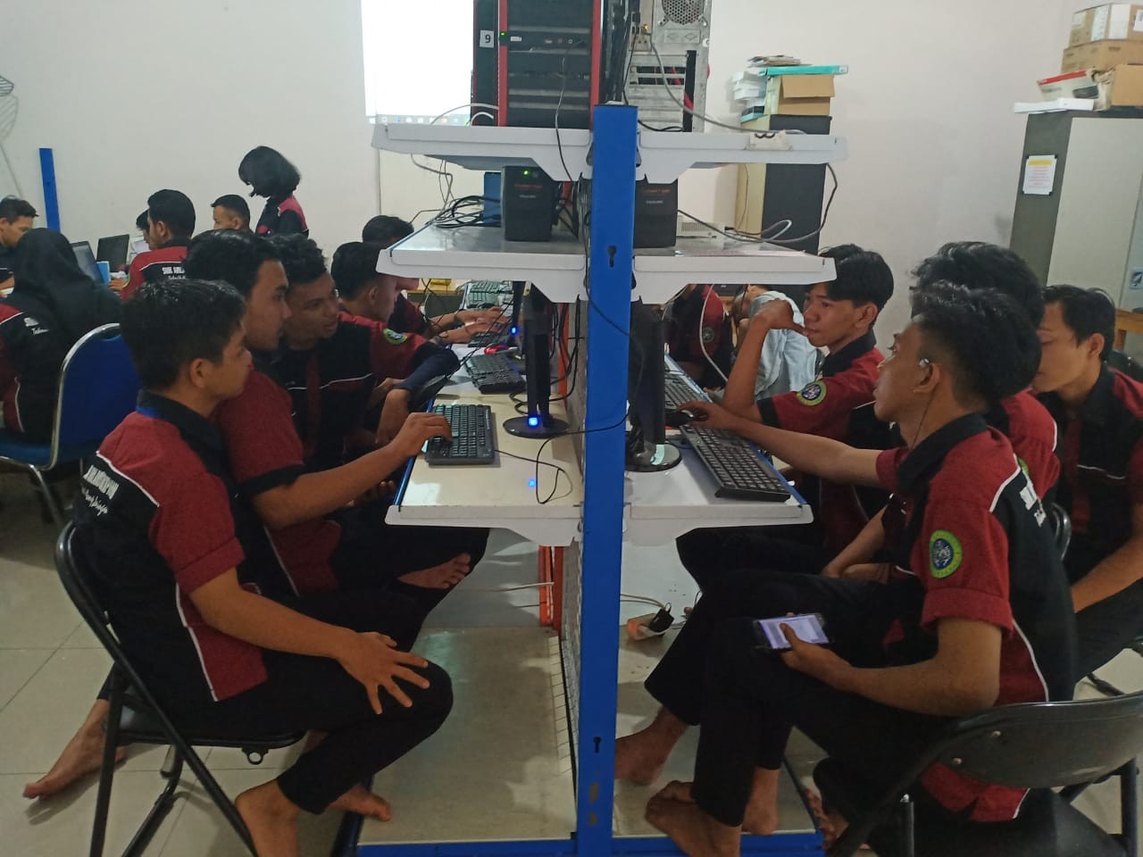 PRAKTIK PERAKITAN PC
